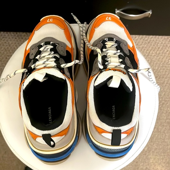 Balenciagas size 37, Triple S - Picture 3 of 3